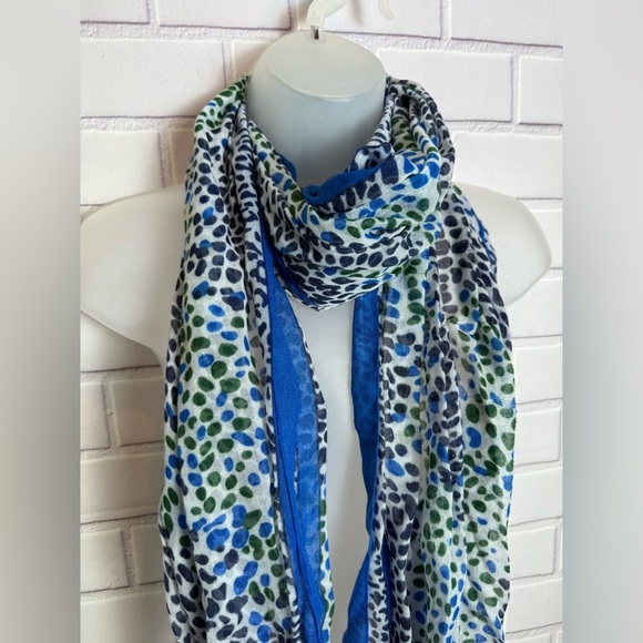 Stylish Blue, black and white  Patterned Scarf - Picture 4 of 6